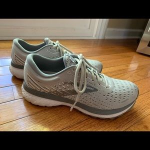 BROOKS Ghost 13 *LIKE NEW* Size 9